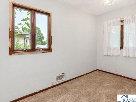 127 E Higbie Avenue Minnesota Lake MN 56068