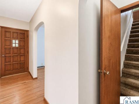127 E Higbie Avenue Minnesota Lake MN 56068