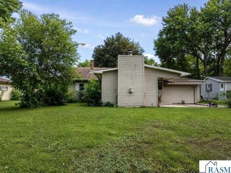 127 E Higbie Avenue Minnesota Lake MN 56068