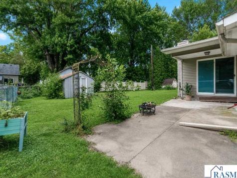 127 E Higbie Avenue Minnesota Lake MN 56068