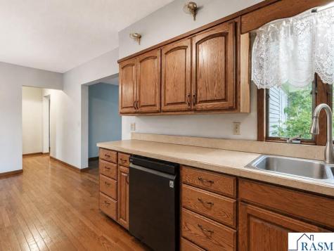 127 E Higbie Avenue Minnesota Lake MN 56068