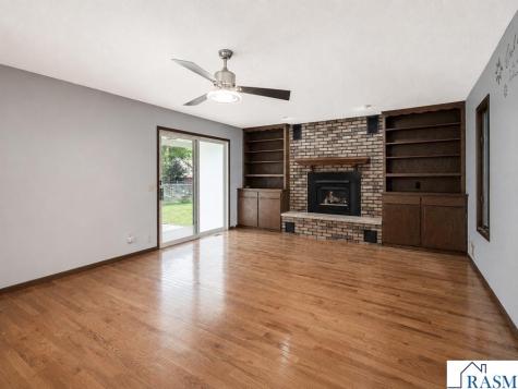 127 E Higbie Avenue Minnesota Lake MN 56068