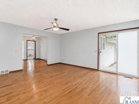 127 E Higbie Avenue Minnesota Lake MN 56068