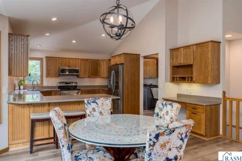 120 Sunburst Circle Mankato MN 56001-4792