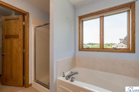 120 Sunburst Circle Mankato MN 56001-4792