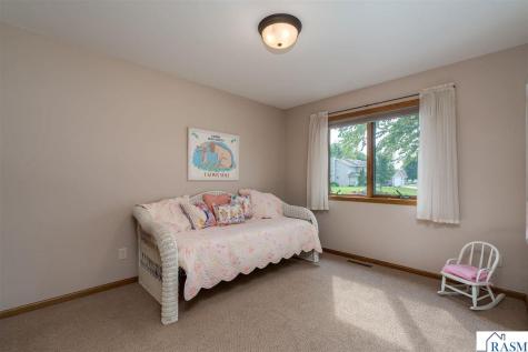 120 Sunburst Circle Mankato MN 56001-4792