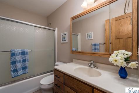 120 Sunburst Circle Mankato MN 56001-4792