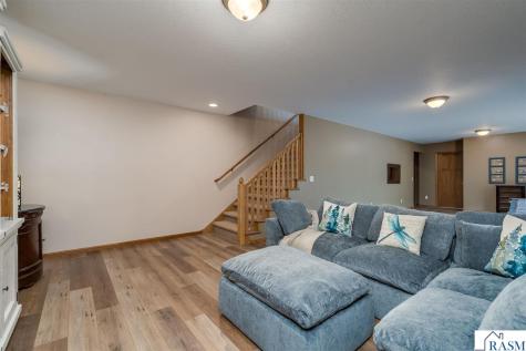 120 Sunburst Circle Mankato MN 56001-4792