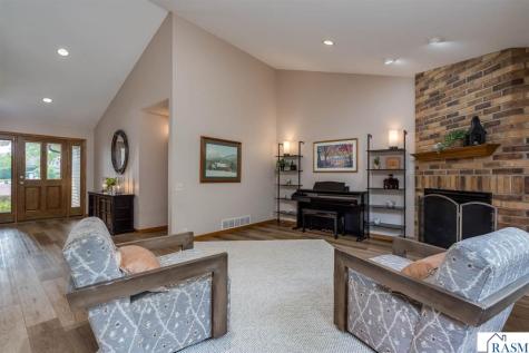 120 Sunburst Circle Mankato MN 56001-4792