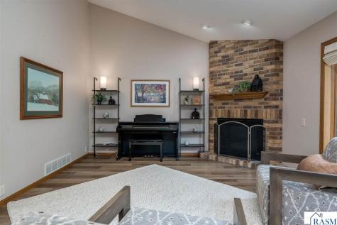 120 Sunburst Circle Mankato MN 56001-4792