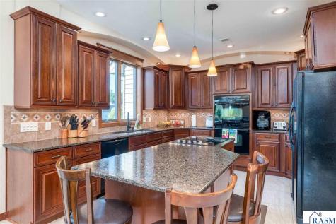 116 Rosewood Drive Mankato MN 56001