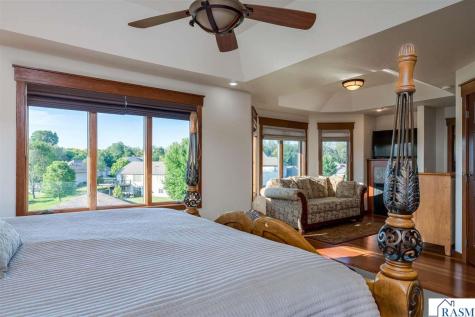 116 Rosewood Drive Mankato MN 56001