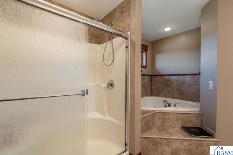 116 Rosewood Drive Mankato MN 56001