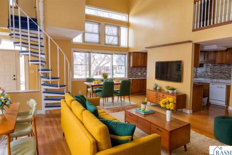 227 W 5th Mankato MN 56001