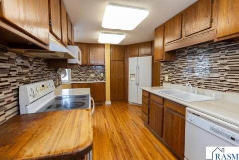 227 W 5th Mankato MN 56001
