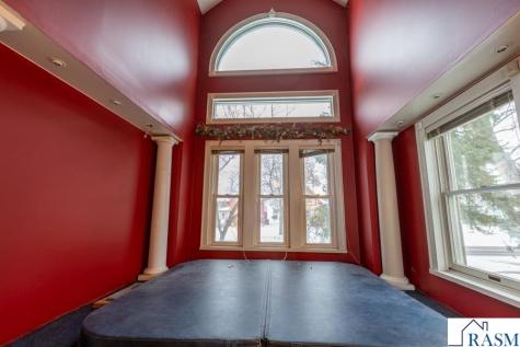 227 W 5th Mankato MN 56001
