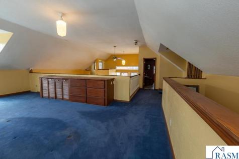 227 W 5th Mankato MN 56001