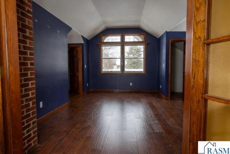 227 W 5th Mankato MN 56001