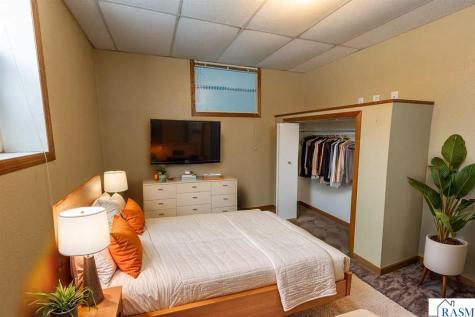 227 W 5th Mankato MN 56001