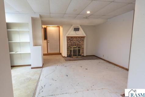 227 W 5th Mankato MN 56001