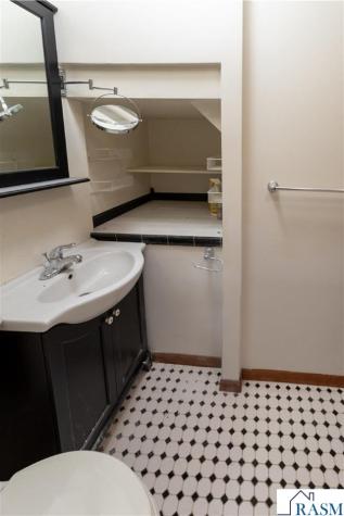227 W 5th Mankato MN 56001