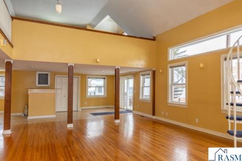 227 W 5th Mankato MN 56001
