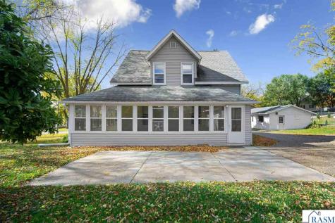 200 NE Park Avenue Elysian MN 56028