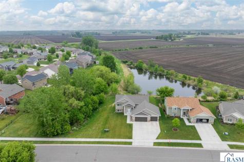 235 Foxfire Drive Mankato MN 56001