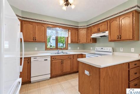 1327 S German Street New Ulm MN 56073
