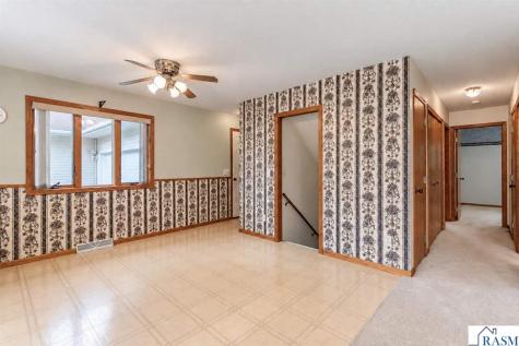 1327 S German Street New Ulm MN 56073