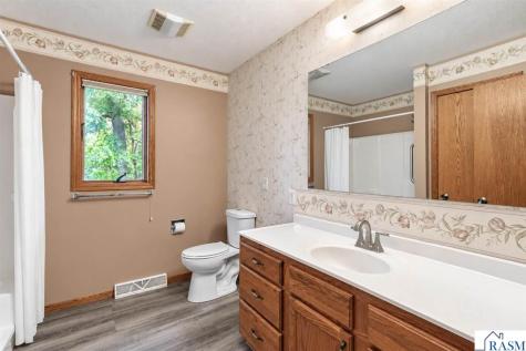1327 S German Street New Ulm MN 56073