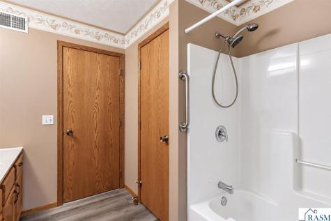 1327 S German Street New Ulm MN 56073