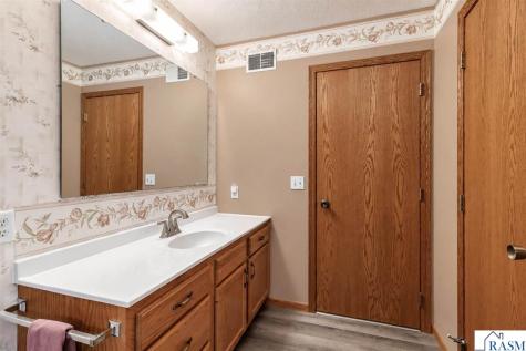 1327 S German Street New Ulm MN 56073