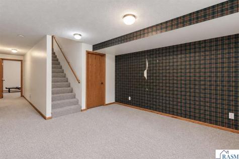 1327 S German Street New Ulm MN 56073