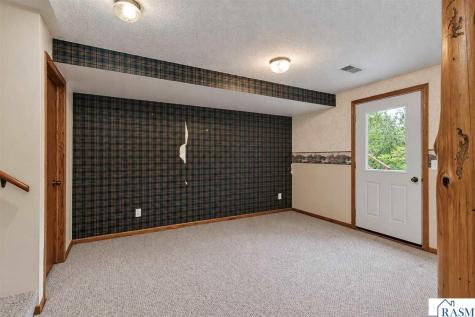 1327 S German Street New Ulm MN 56073