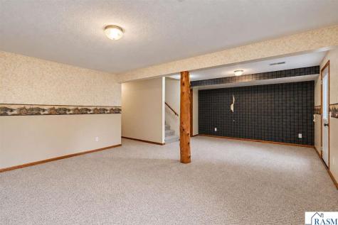 1327 S German Street New Ulm MN 56073
