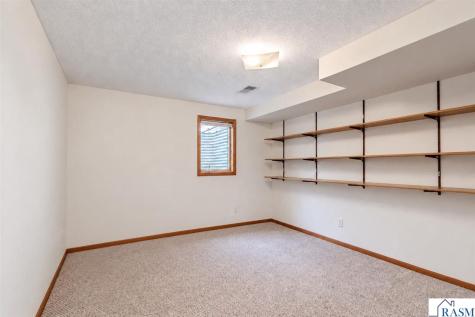 1327 S German Street New Ulm MN 56073