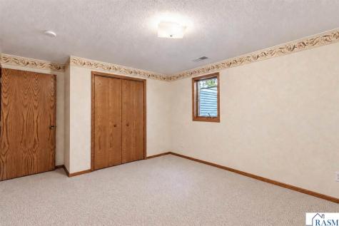 1327 S German Street New Ulm MN 56073