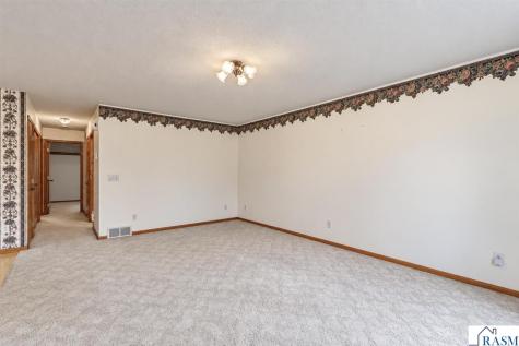 1327 S German Street New Ulm MN 56073