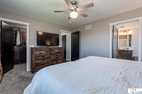 1906 Rock Ridge Lane St. Peter MN 56082
