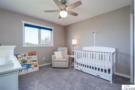1906 Rock Ridge Lane St. Peter MN 56082
