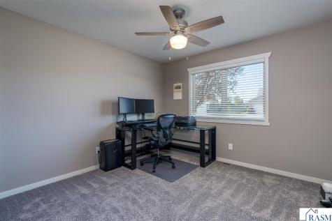 1906 Rock Ridge Lane St. Peter MN 56082
