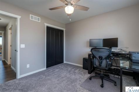 1906 Rock Ridge Lane St. Peter MN 56082