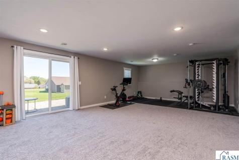 1906 Rock Ridge Lane St. Peter MN 56082