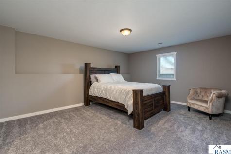 1906 Rock Ridge Lane St. Peter MN 56082