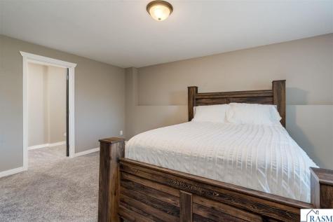 1906 Rock Ridge Lane St. Peter MN 56082