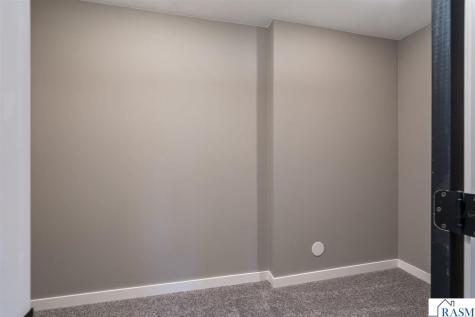 1906 Rock Ridge Lane St. Peter MN 56082