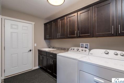 1906 Rock Ridge Lane St. Peter MN 56082