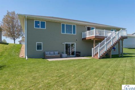 1906 Rock Ridge Lane St. Peter MN 56082