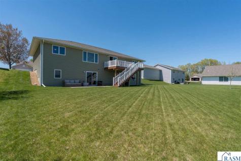1906 Rock Ridge Lane St. Peter MN 56082